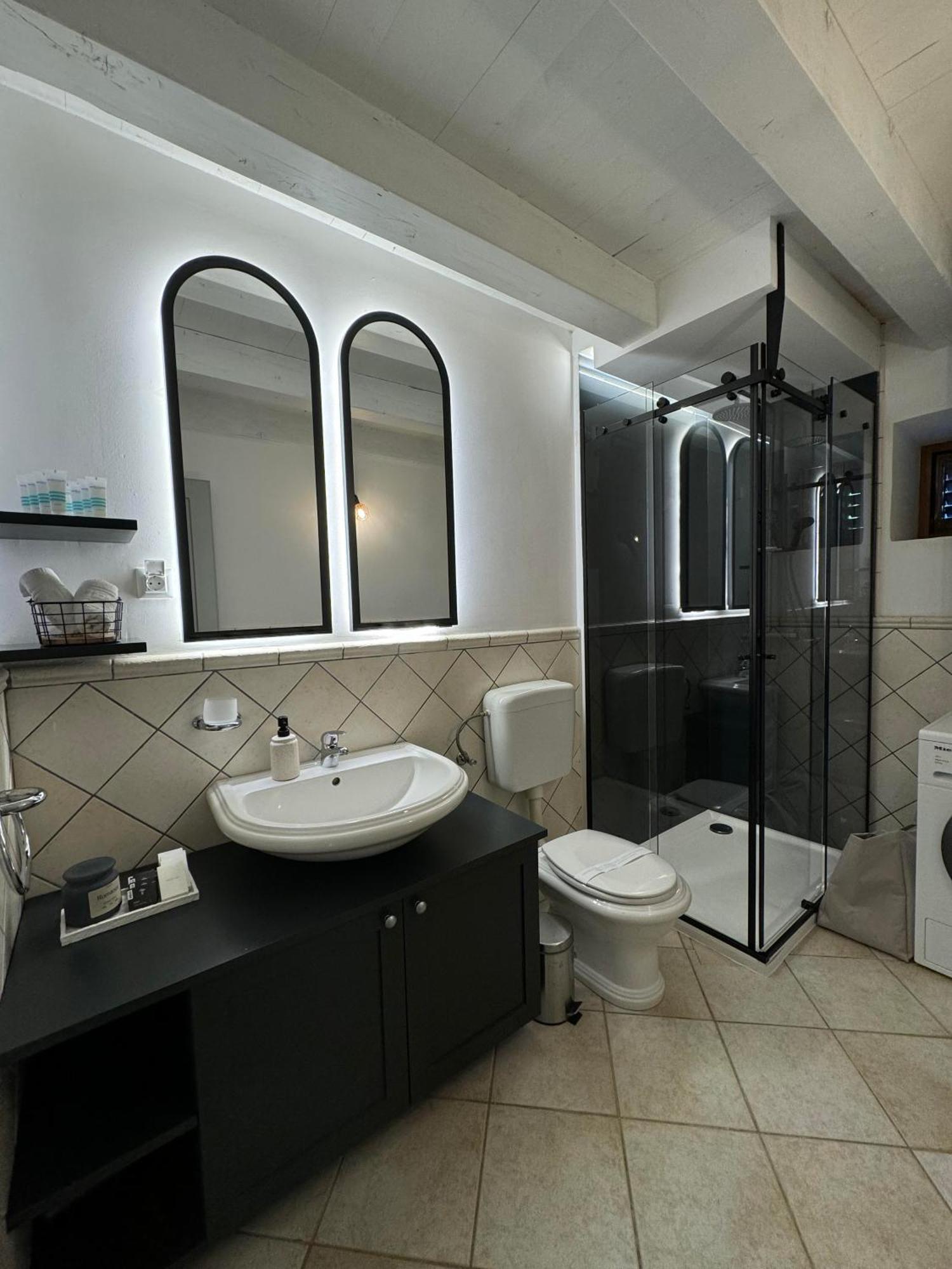 Podgora Experience Suite With Jacuzzi ネレジネ エクステリア 写真